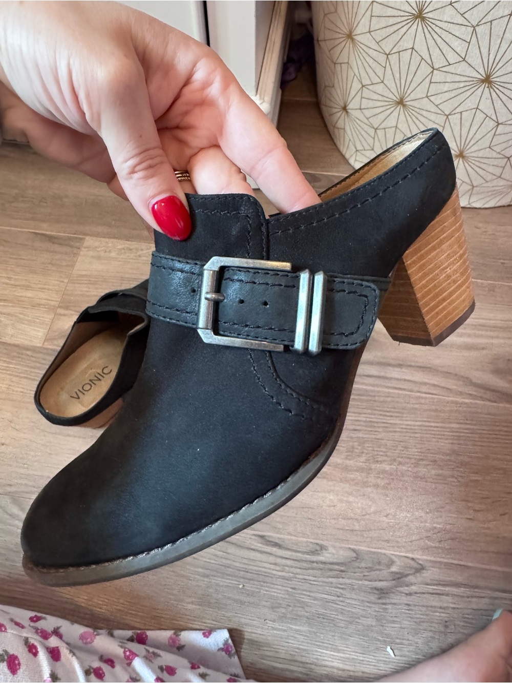 Vionic Mule Heels - Picture 6 of 10